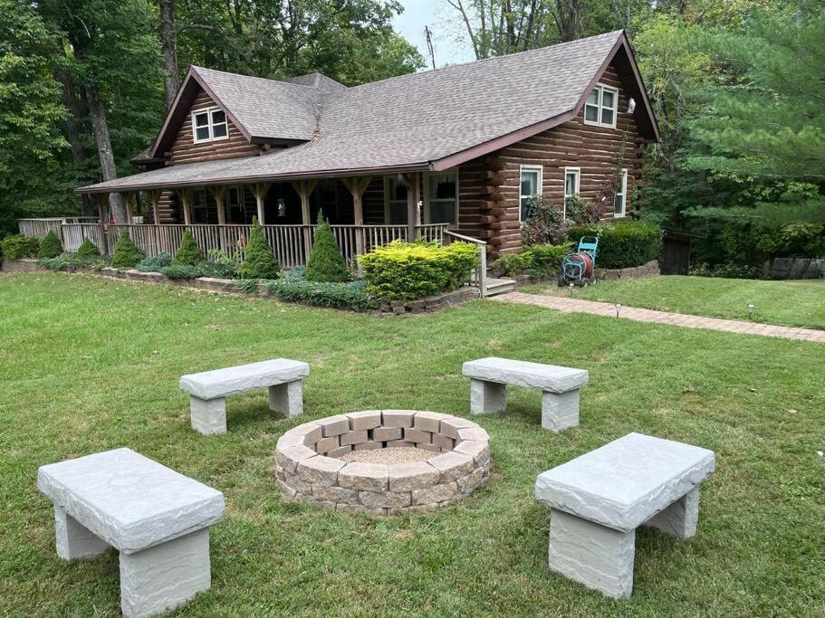 Acorn Resort A Unique Retreat Cabin, 13 Acres Land Bloomington Exterior photo